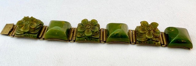 BB314 marbled green flower carved bakelite link bracelet